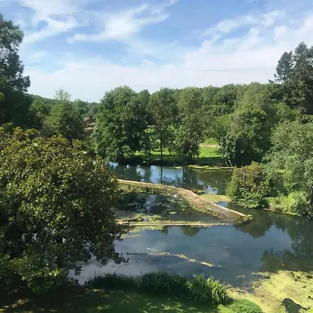 La Maison Du Gardien Domaine Du Chateau Des Loups *
