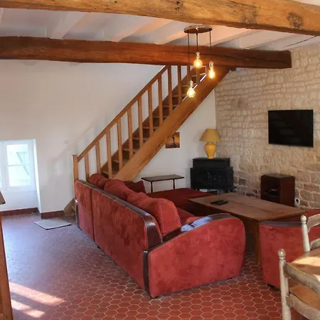 Сasa de vacaciones La Maison Du Gardien Domaine Du Chateau Des Loups Echire