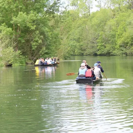 Сasa de vacaciones La Maison Du Gardien Domaine Du Chateau Des Loups *