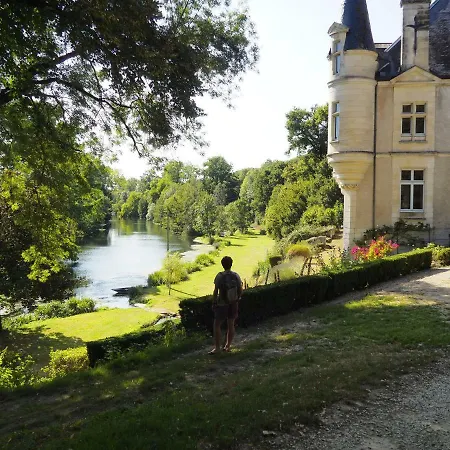 La Maison Du Gardien Domaine Du Chateau Des Loups Holiday home *
