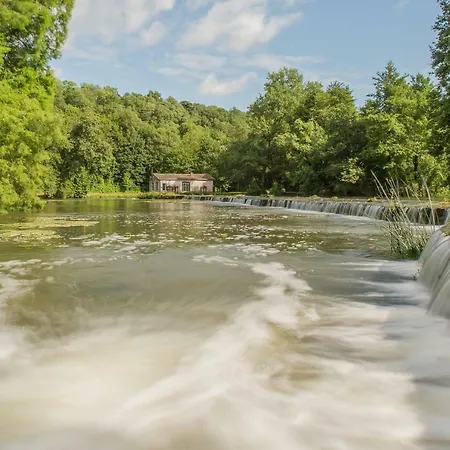 Сasa de vacaciones La Maison Du Gardien Domaine Du Chateau Des Loups *