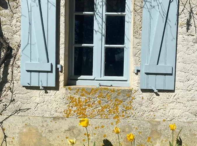 La Maison Du Gardien Domaine Du Château Des Loups Casa de Férias *
