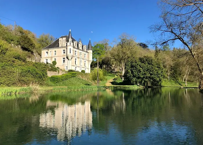 La Maison Du Gardien Domaine Du Château Des Loups Casa de Férias *