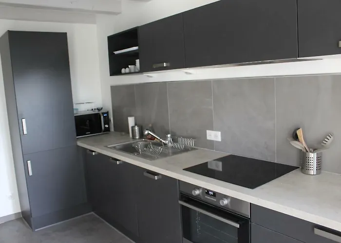 La Maison Du Gardien Domaine Du Château Des Loups Echire