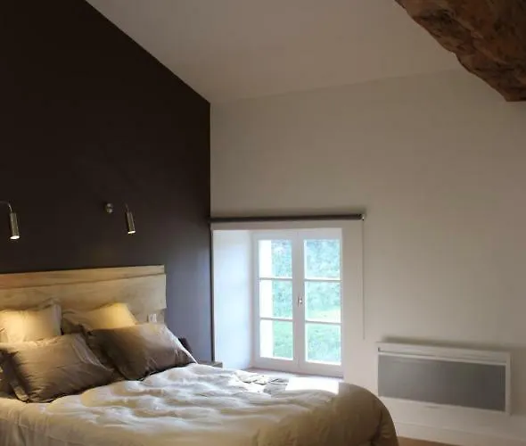 Casa de Férias La Maison Du Gardien Domaine Du Château Des Loups *