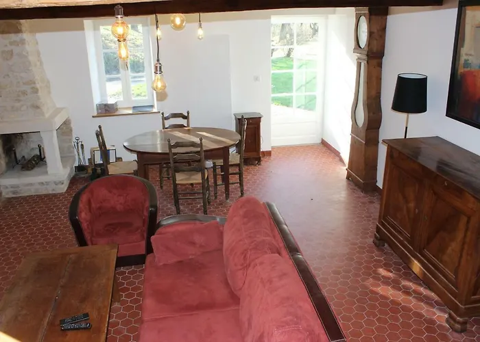 La Maison Du Gardien Domaine Du Château Des Loups * Echire