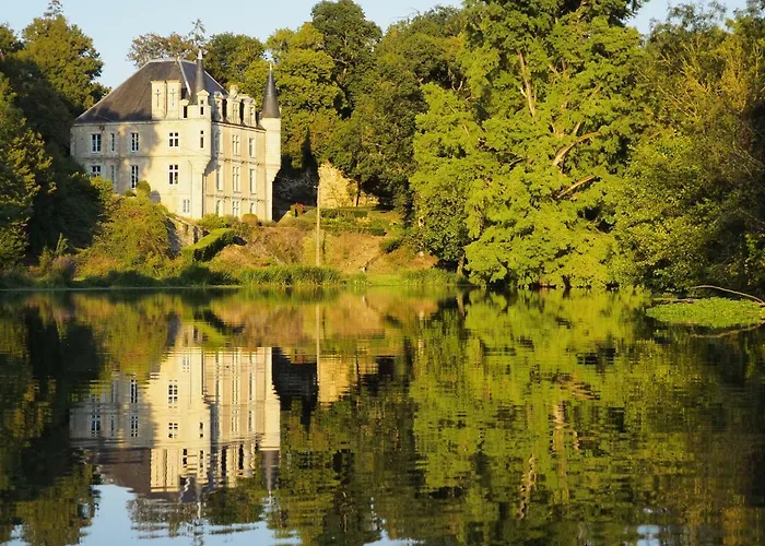 Casa de Férias La Maison Du Gardien Domaine Du Château Des Loups Echire