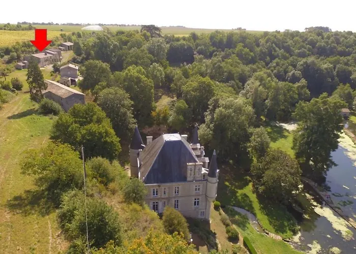 La Maison Du Gardien Domaine Du Château Des Loups Casa de Férias
