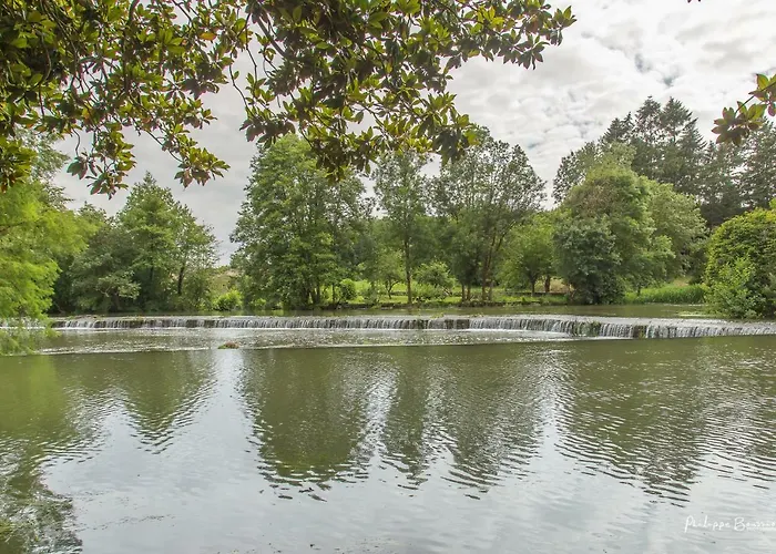 Casa de Férias La Maison Du Gardien Domaine Du Château Des Loups Echire
